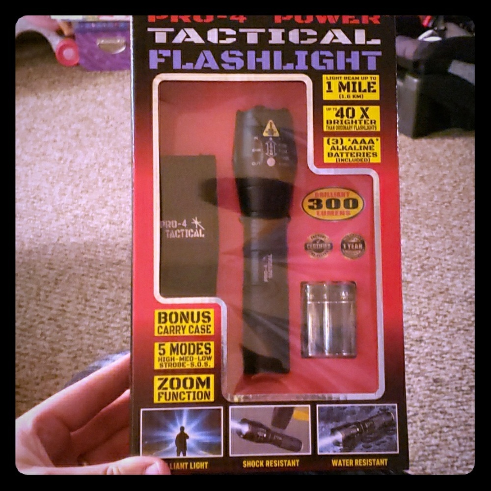 Tactical flashlight